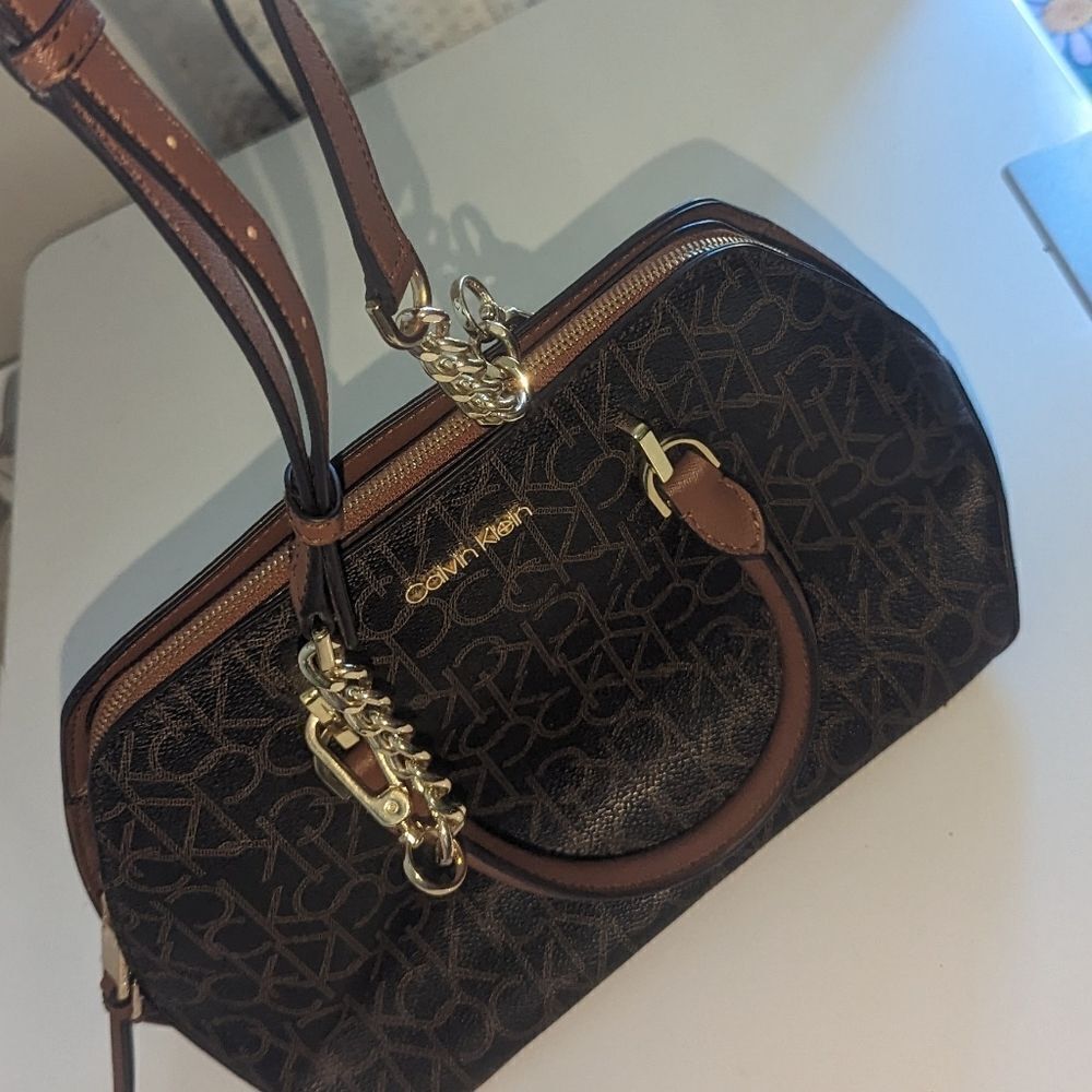 CALVIN KLEIN HAYDEN STYLE CROSSBODY BAG ITS A BEAUTY ♥️ - Picture 2 of 11